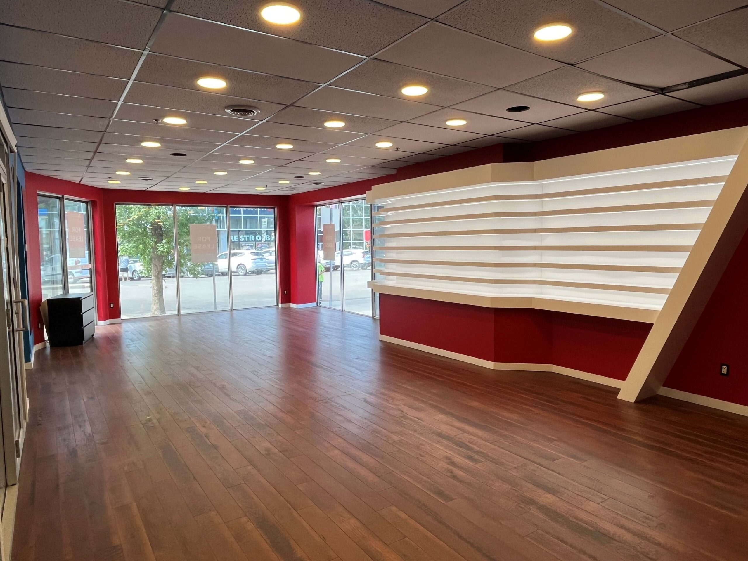 Cushman and Wakefield Saskatoon Commercial Real Estate For Lease retail unit downtown saskatoon 136 2nd Avenue S