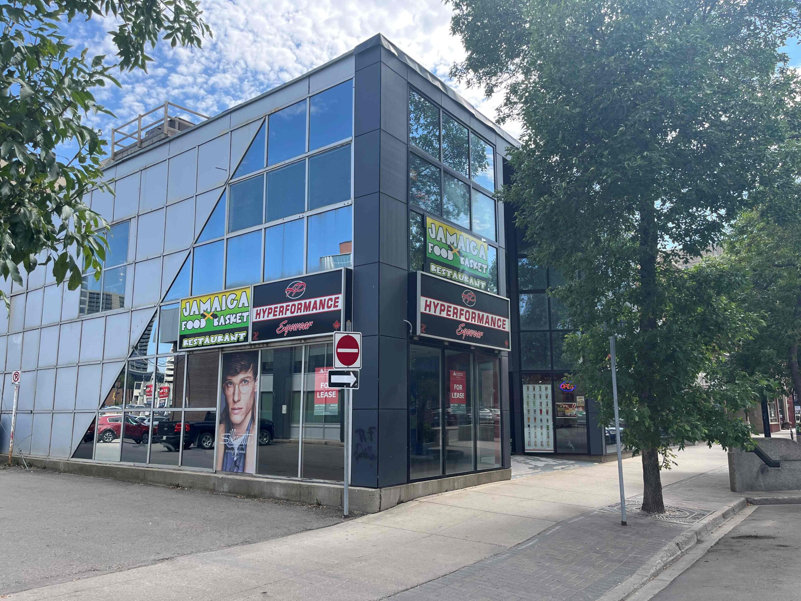 Cushman and Wakefield Saskatoon Commercial Real Estate For Lease retail unit downtown saskatoon 136 2nd Avenue S